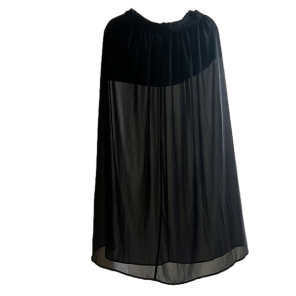 Forever 21- sheer skirt with lining- Small - Picture 2 of 3